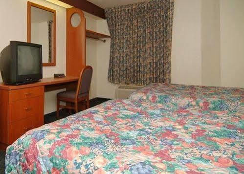 Travelodge By Wyndham Fort Myers Airport Zimmer foto